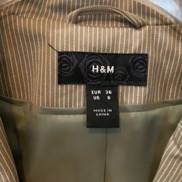 NWOT H&M blazer - size 6 - Picture 2 of 3